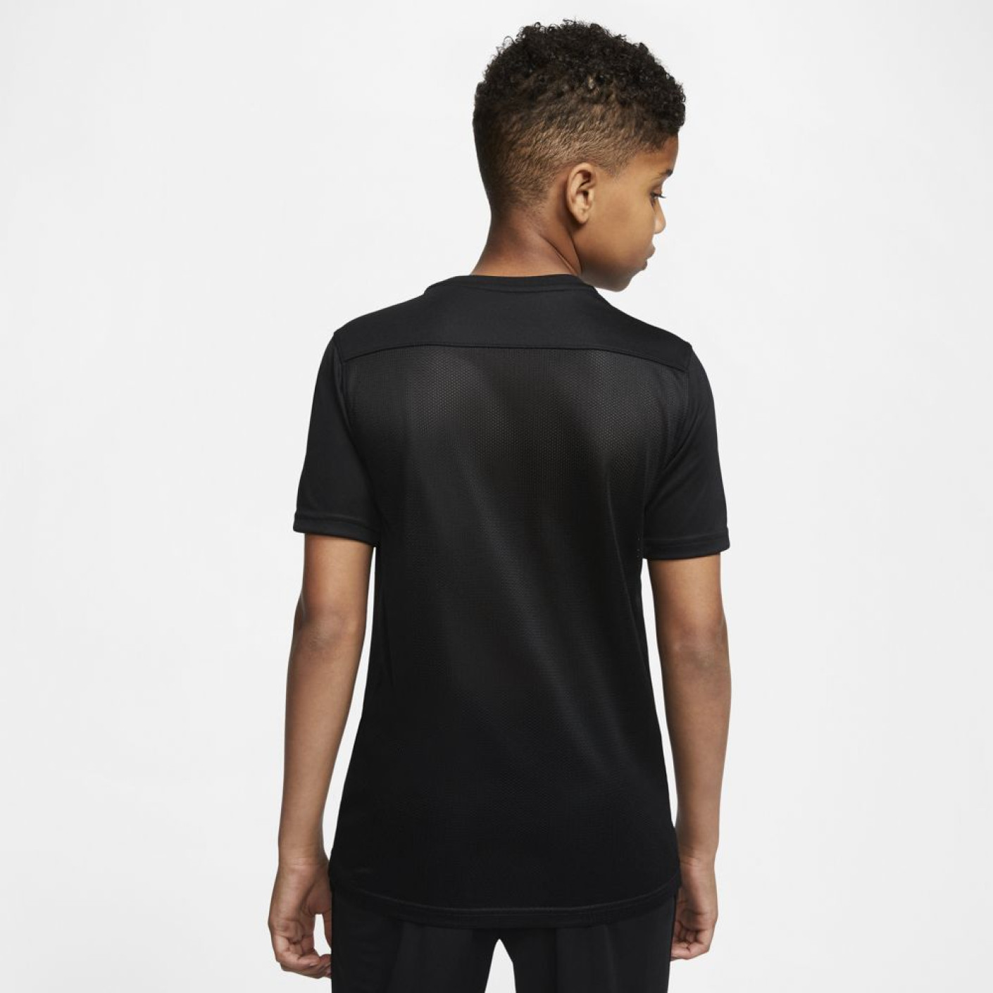 black nike t shirt junior