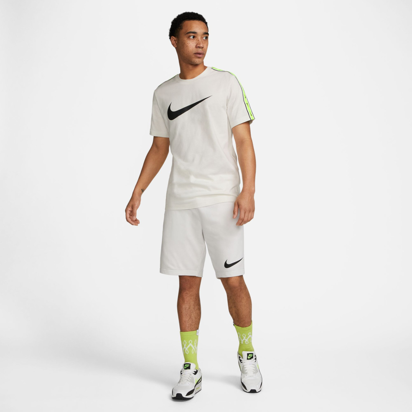 nike cloth shorts mens