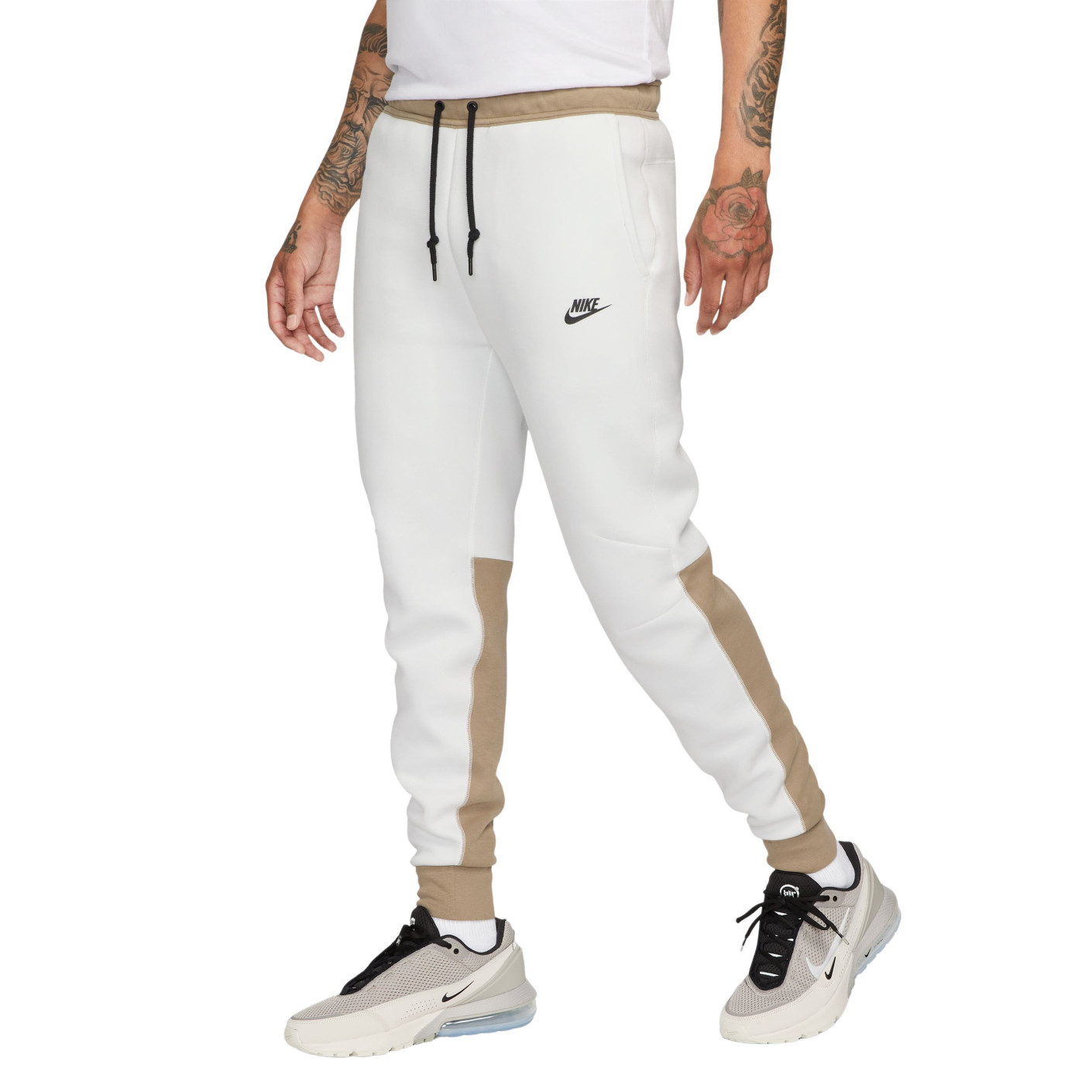 Nike black and white joggers discount
