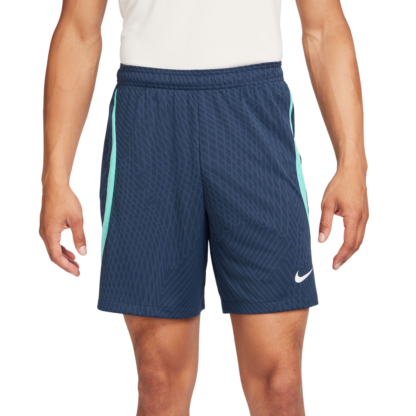Short hotsell nike strike