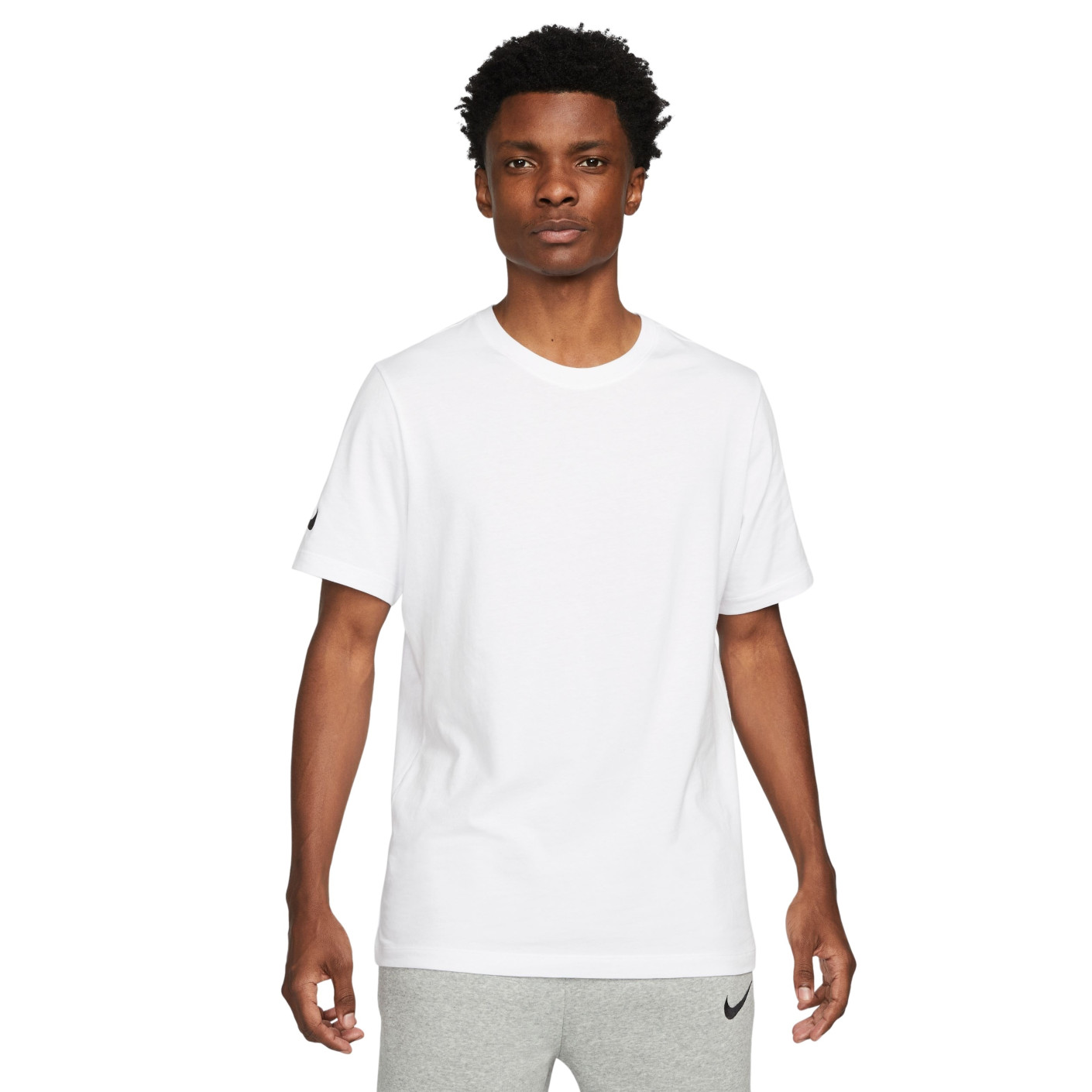 Nike white t shirt deals