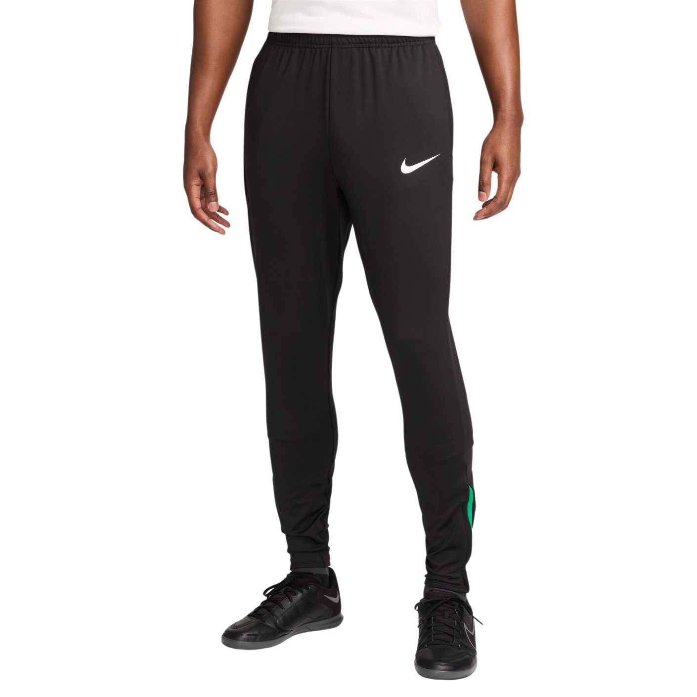 Nike training pants black online