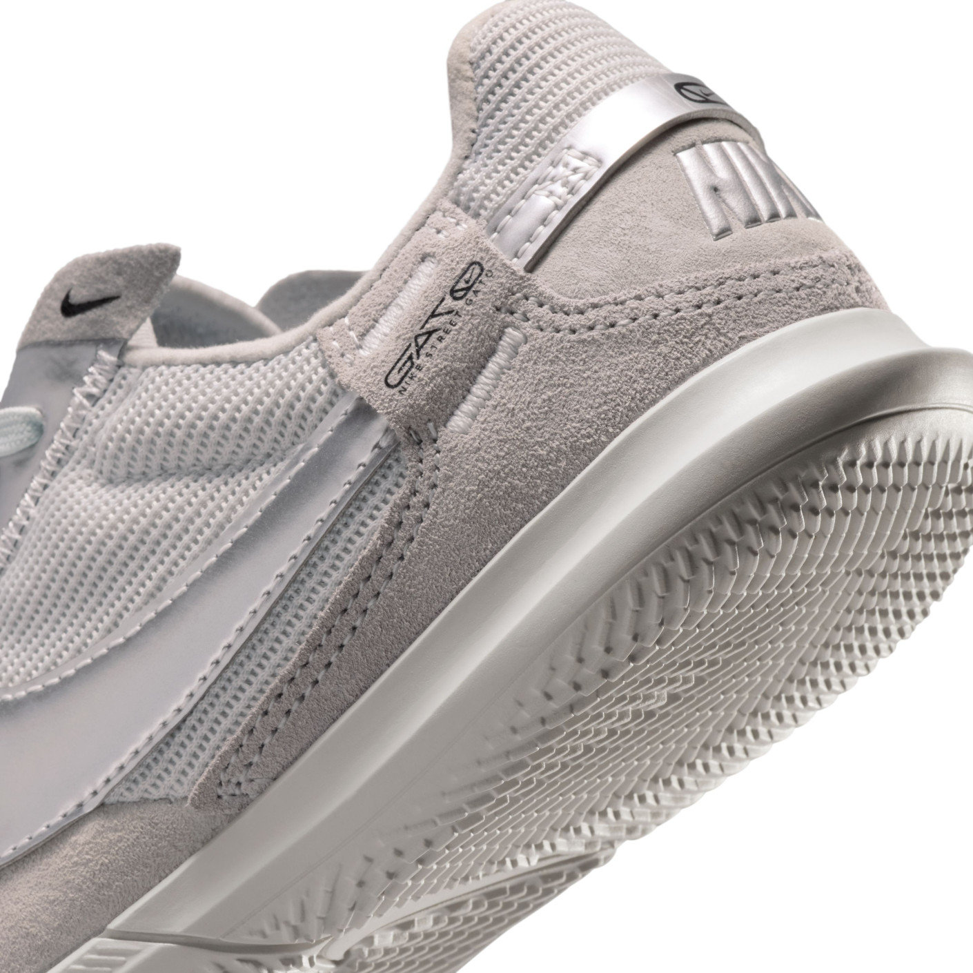 Nike Streetgato Kids Street Football Shoes Grey Silver - KNVBshop.nl