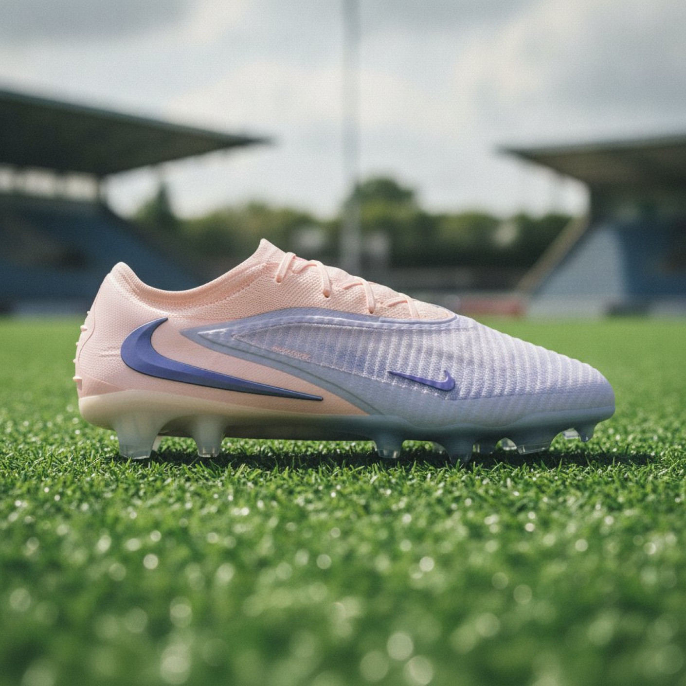 Nike Phantom 6 Low Elite LV8 Grass Football Boots (FG) Off White