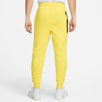 Nike Jogger Tech Fleece Lichtgeel