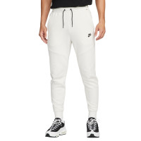 Nike Jogger Tech Fleece White