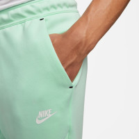 Nike Jogger Tech Fleece Lichtgroen