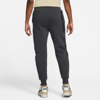 Nike Jogger Tech Fleece Dark Grey Gold