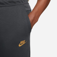 Nike Jogger Tech Fleece Dark Grey Gold