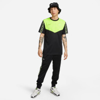 Nike Sportswear Repeat T-Shirt Zwart Lichtgeel Wit