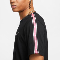 Nike Sportswear Repeat T-Shirt Zwart Wit Roze