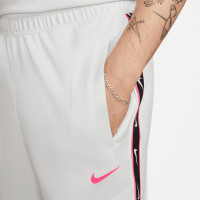 Nike Sportswear Repeat Jogger White Pink Black