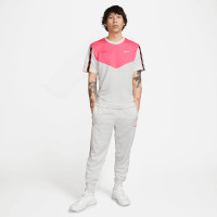 Pink black and white nike shirt sales