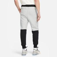 Nike Tech Fleece Joggingbroek Sportswear Lichtgrijs Zwart Wit