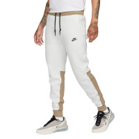 Nike Tech Fleece Joggingbroek Sportswear Wit Beige Zwart