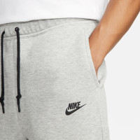 Nike Tech Fleece Broekje Sportswear Lichtgrijs Zwart