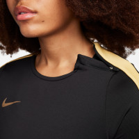 Nike Strike Training sweater Crew Women Black Gold