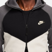 Nike Tech Fleece Trainingspak Sportswear Wit Grijs Zwart