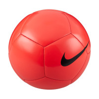 Nike Voetbal Pitch Team Rood - KNVBshop.nl