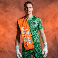 KNVB Create History Shawl