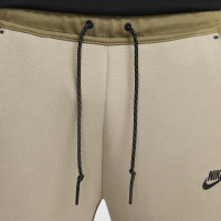 Nike Tech Fleece Joggingbroek Sportswear Olijfgroen Grijs Zwart