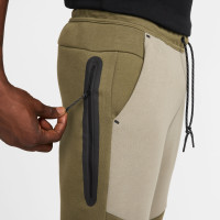 Nike Tech Fleece Joggingbroek Sportswear Olijfgroen Grijs Zwart