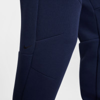 Nike Tech Fleece Trainingspak Sportswear Donkerblauw Beige Rood
