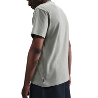 Nike Sportswear Premium Essentials T-Shirt Grijsgroen
