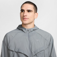 Nike Stride Repel Full-Zip Trainingspak Woven Grijs Zilver