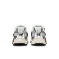 Nike RNR V5 Sneakers White Grey Beige