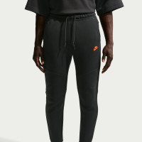 Nike Sportswear Tech Fleece Trainingspak Lichtoranje Zwart Felrood