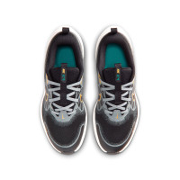 Nike Cosmic Runner Running Shoes Black Silver Grey Gold