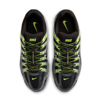 Nike Sneakers P-6000 Zwart Metallic Zilver Neongeel