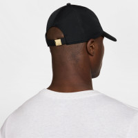 Nike Club Dri-FIT Pet Metallic Swoosh Zwart Goud