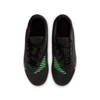 Nike Phantom 6 Low Club (MG) Grass/Artificial Grass Football Boots Kids Black Bright Green